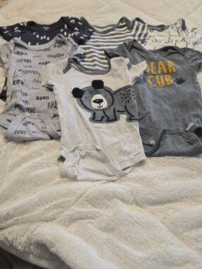 Gerber Gray Bear Cub & Patterned Baby Bodysuit Set